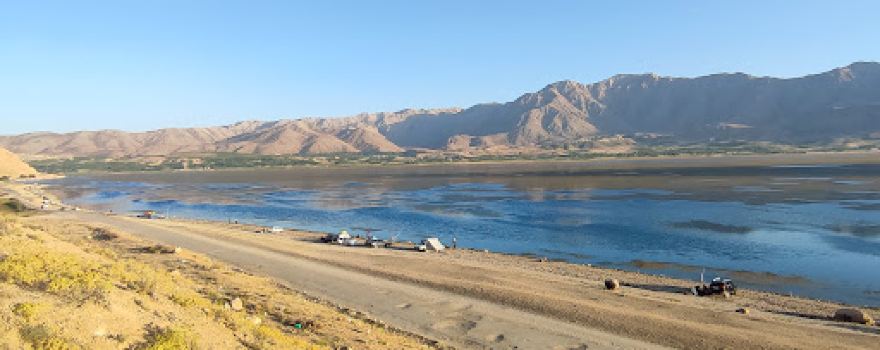 Daryacheh-ye Chaghakhvor