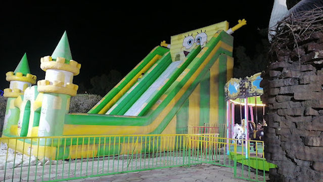 Park between the two bridges