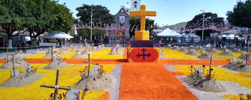 PLAZA DE IXTLAHUACAN DE LOS MEMBRILLOS