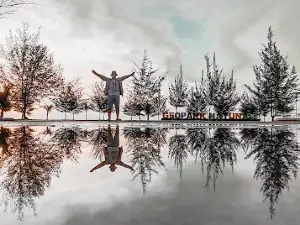 PANTAI KENCANA