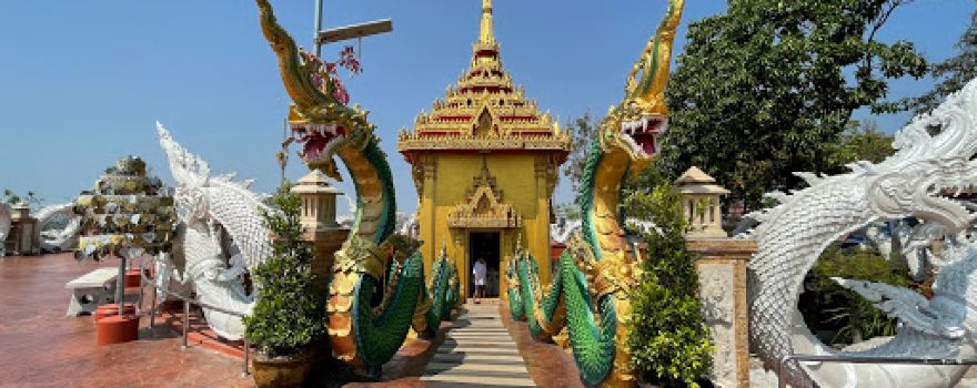 Wat Putthawat (Puttha Phu Sing): The White Hilltop Buddha, Sahatsakhan
