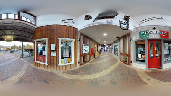 Nuggets Crossing Shopping Centre