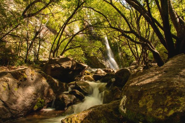 Cascada Escondida