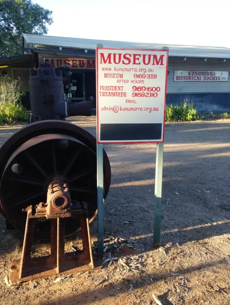 Hotels near Kununurra Museum (run by the Kununurra Historical Society Inc)