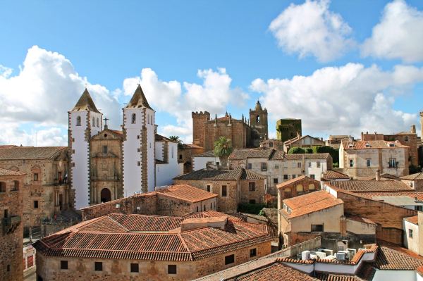 Compare 3 airports near Caceres