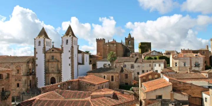 卡塞雷斯老城中心