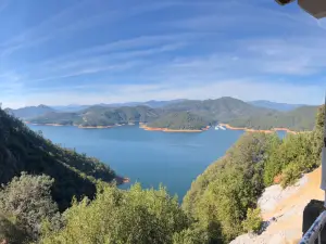 Shasta Lake