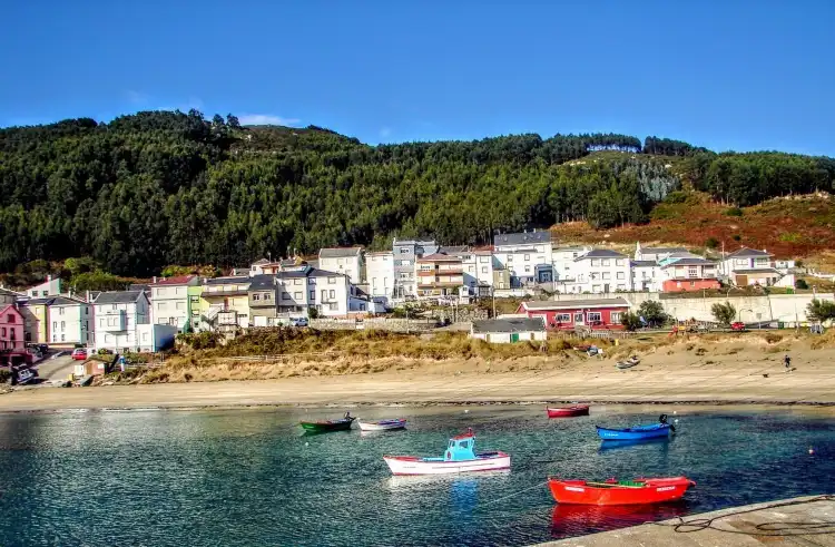 Hotels in Manon