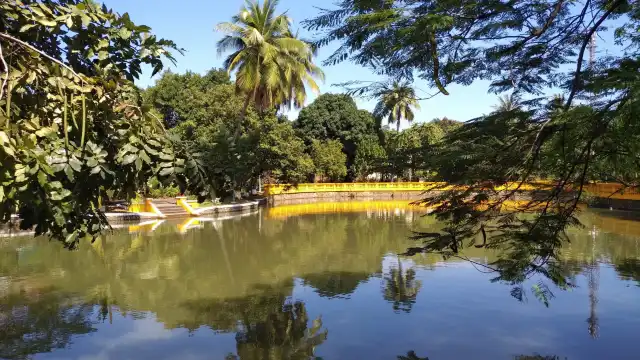 鄰近胡志明博物館（第五軍區分館）的酒店