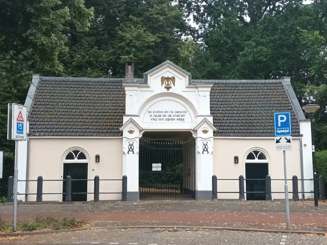 Hotels near Oude Algemene Begraafplaats