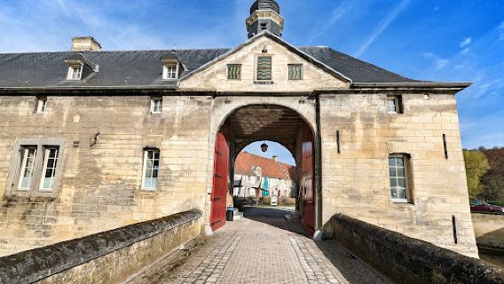 Schaloen Castle