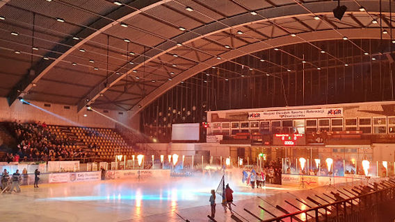 Lodowisko. Hala lodowa Miejskiego Ośrodka Sportu i Rekreacji