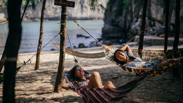 Oasis Bay Party Cruise Halong Bay