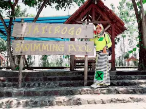 Kolam Renang Jatirogo