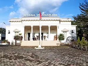 Parnaraya Palace