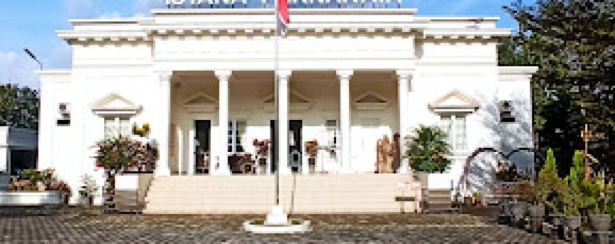 Parnaraya Palace