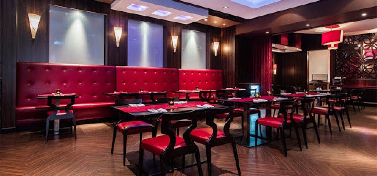 L2 Grill - Fantasyland Hotel