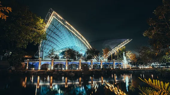 Sân khấu biểu diễn cá heo