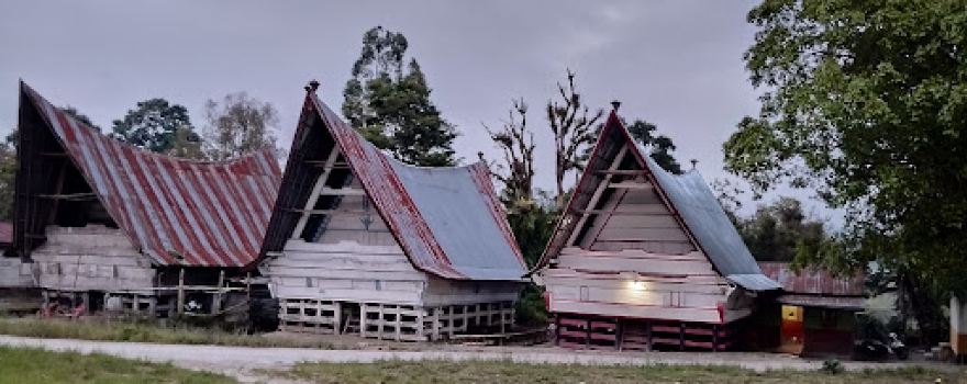 RUMAH BOLON HUTA NAINGGOLAN
