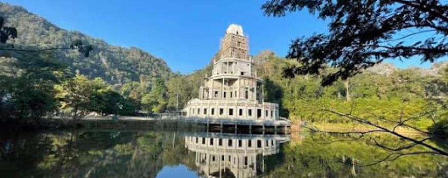 Wat Pa Wiwek Phukhao Wong