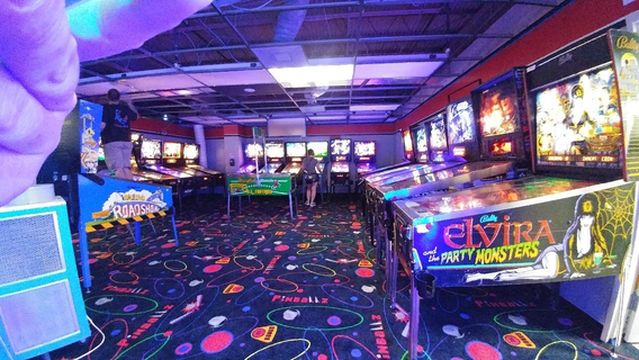 The Original Pinballz Arcade