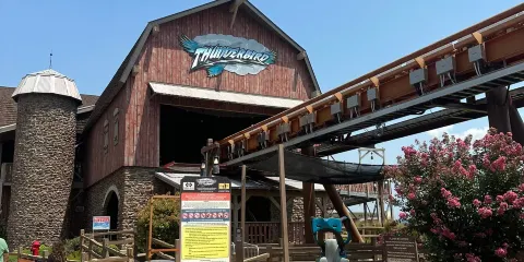 假日世界飛濺水道探險主題樂園