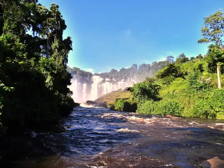 Hotels near Kalandula Falls