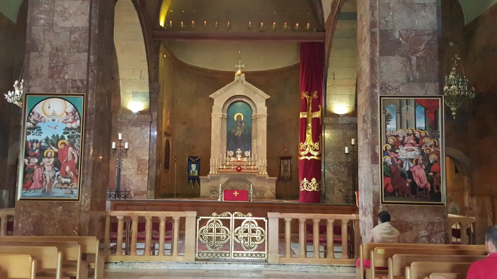 Saint Sarkis Cathedral周辺のホテル