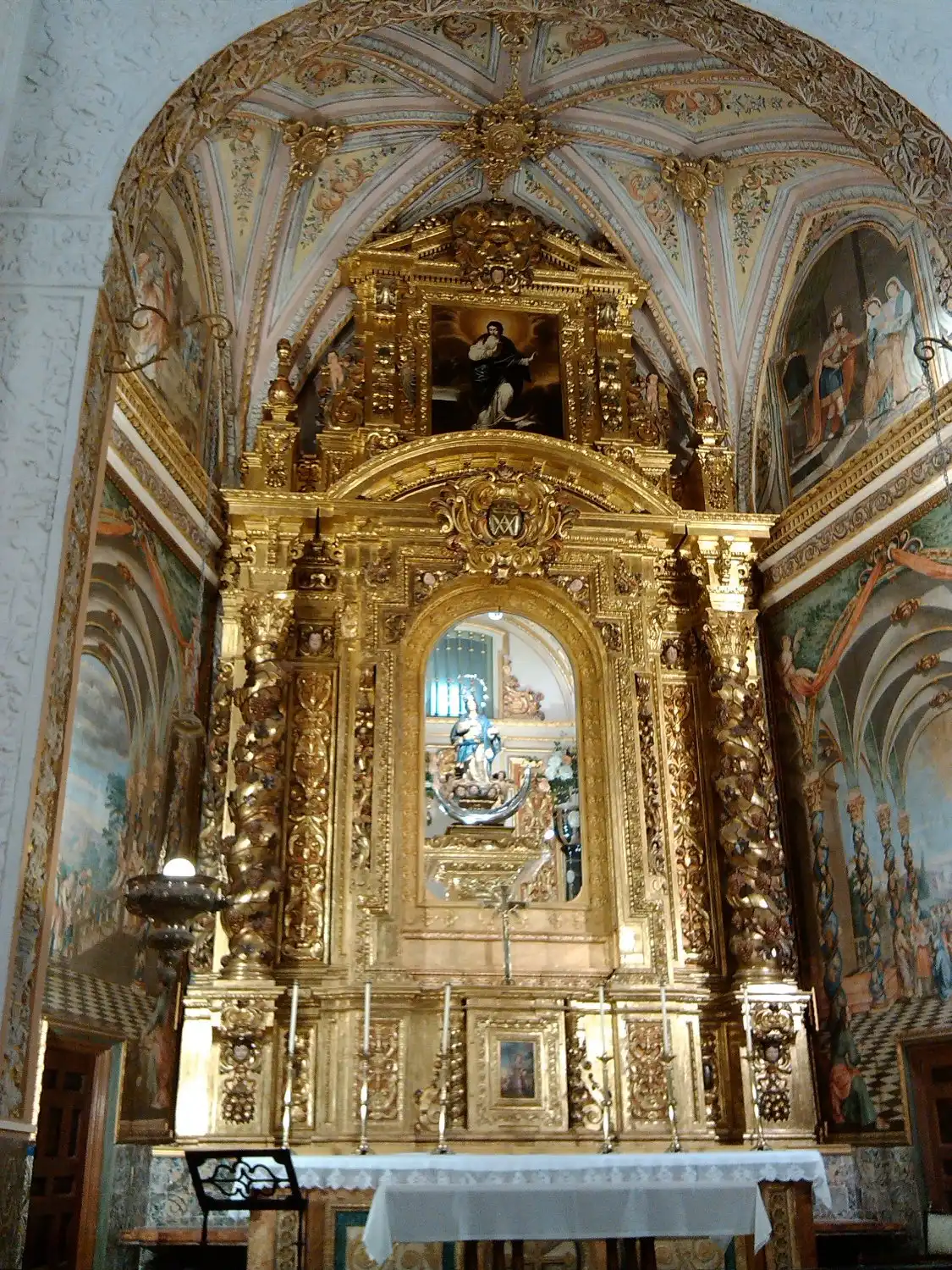 Santa Capilla de San Andres附近的飯店