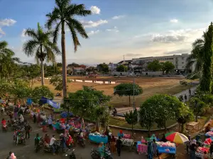 Merdeka Square, Serasuba