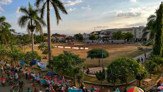 Merdeka Square, Serasuba