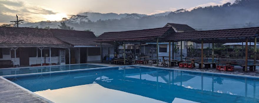 Kolam Renang Umah Sawah Kalisengge Gumelem Wetan