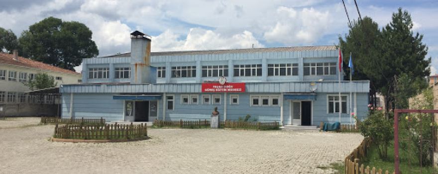 Kavak Yaşar Doğu Spor Salonu