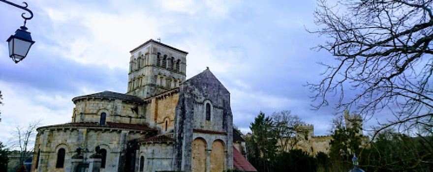 Church of Saint Croix in Veauce