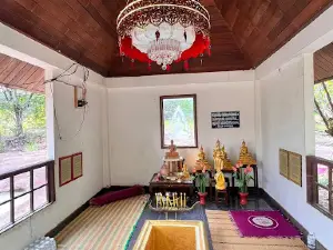 Wat Phra Phutthabat Hin Lad
