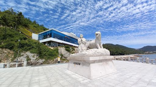 Compare 5 airports near Jindo-gun