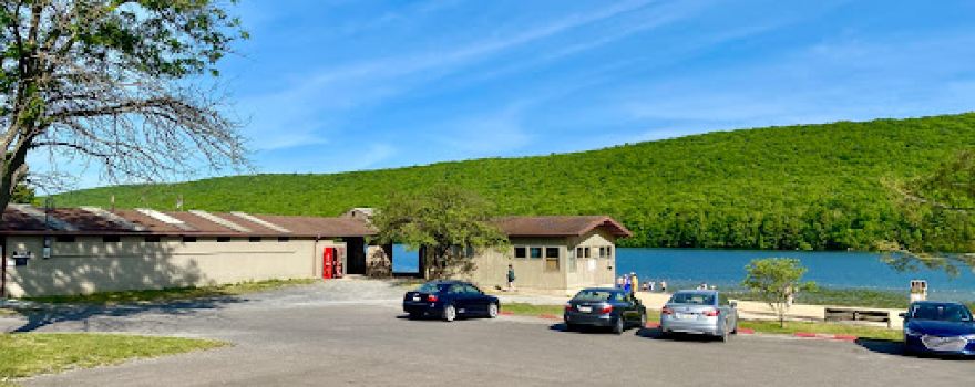 Mauch Chunk Lake