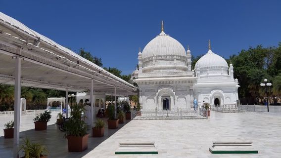 Dargah-E-Hakimi