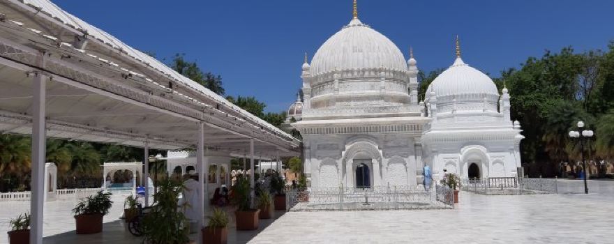 Dargah-E-Hakimi