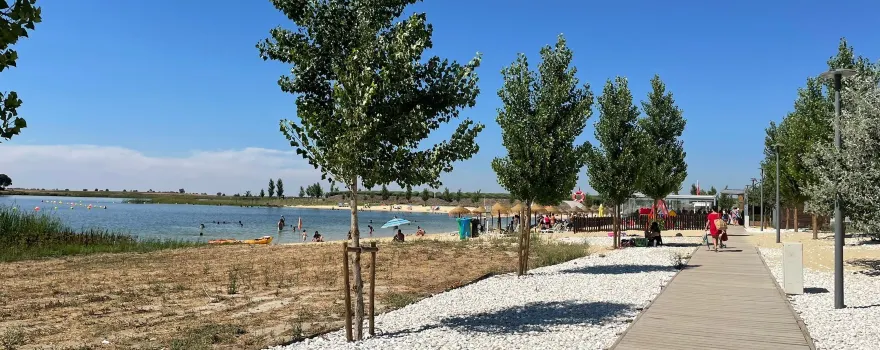 River Beach Cinco Reis
