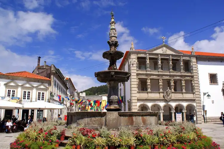Hotels near Praca da Republica