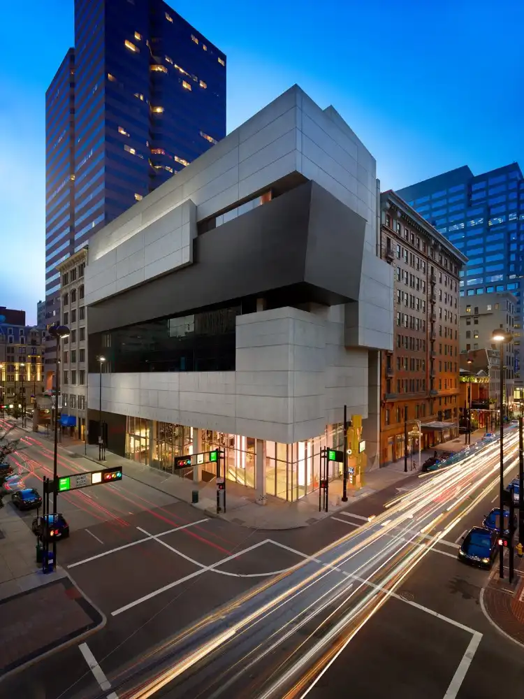 Hotels near Contemporary Arts Center
