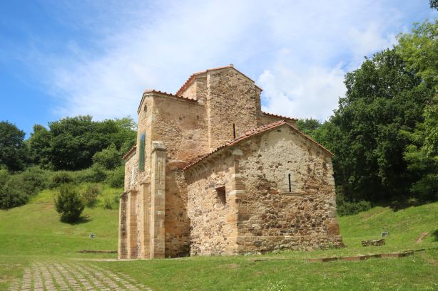 Church of San Miguel de Lillo