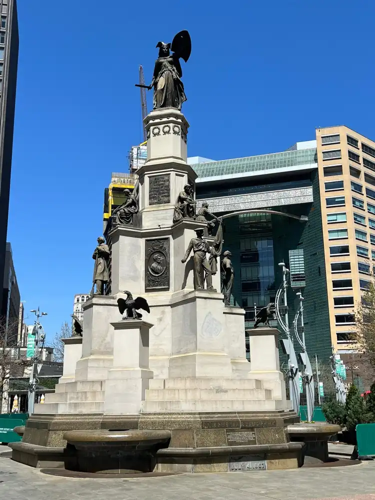 Các khách sạn gần Michigan Soldiers and Sailors Monument