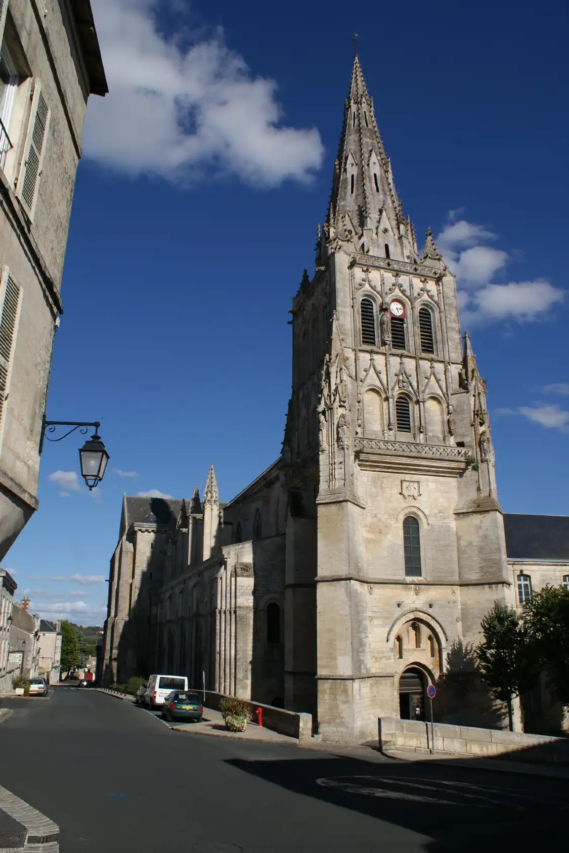 Hôtels à proximité de : Abbatiale de Saint-Maixent-l'École