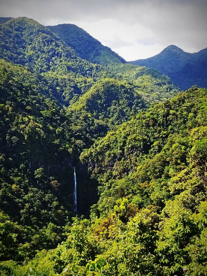 Hotels near Malatan-og Falls