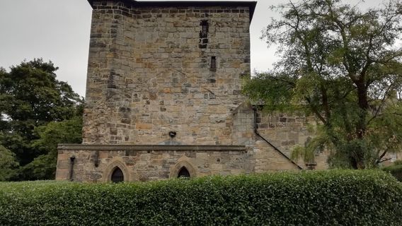 Прайори Черч