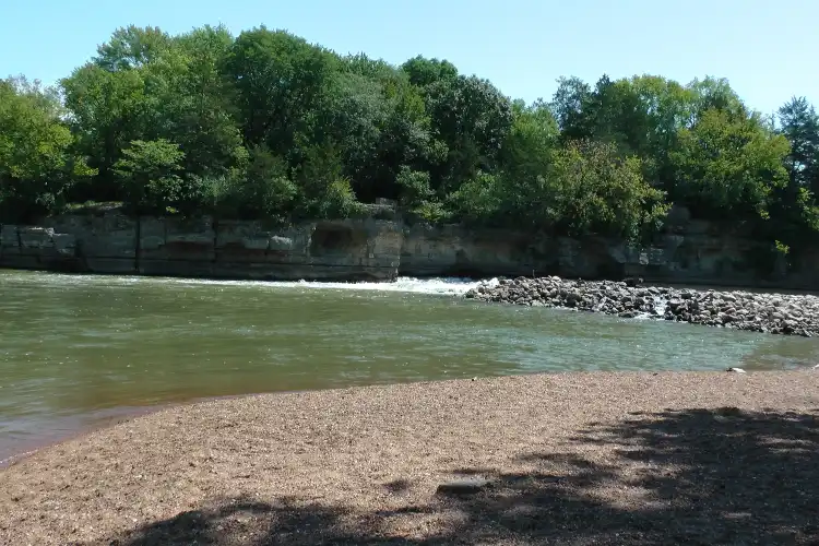 Hotels in High Ridge Township