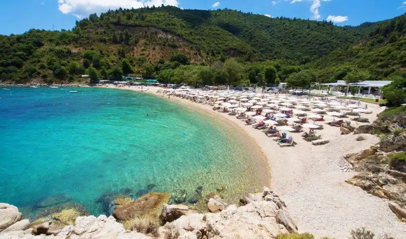 Hotels near Krorez Bay