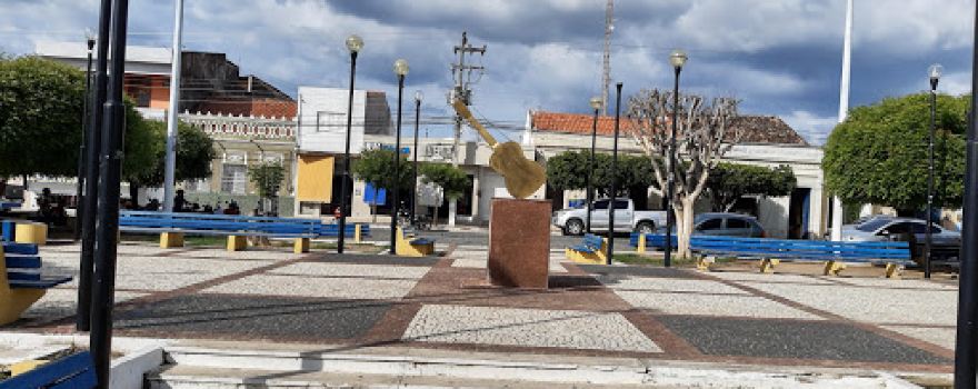 Praça Leonardo Mota